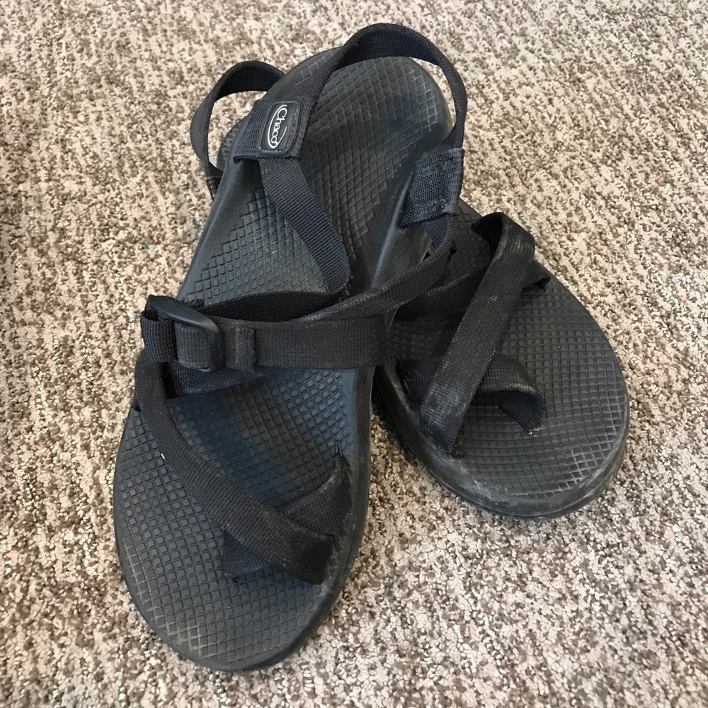 Chaco terreno black sandals